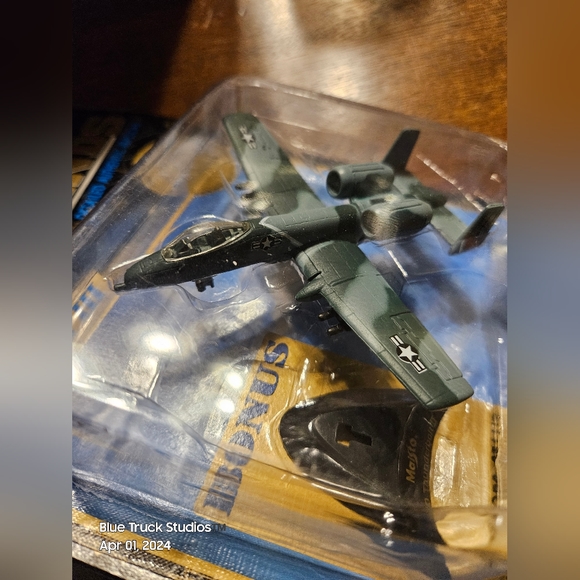 Maisto Tailwinds A-10 Thunderbolt II Series III Die Cast Metal 1999 VINTAGE - Picture 9 of 13
